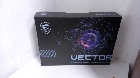 MSI VECTOR A18 HX A9WIG-093TR R9-9955HX 32(OUTLET)