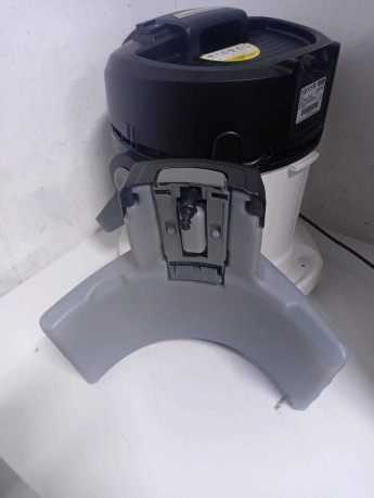 KARCHER SE 4 HALI YIKAMA MAKINESI(OUTLET)