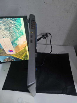 MSI NB VECTOR17 HX AI A2XWHG-086TR ULT 7 M(OUTLET)