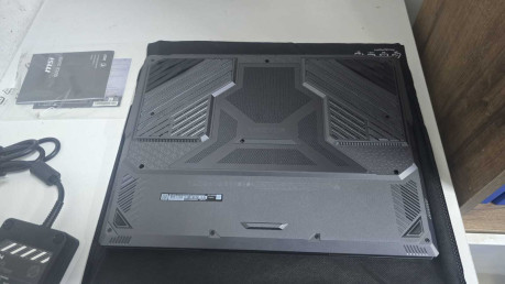 MSI NB VECTOR 18 HX AI A2XWIG-666XTR NOTEB(OUTLET)