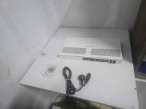 HPE JL682A 1930-24G 24PORT GIGABIT SWITCH (OUTLET)