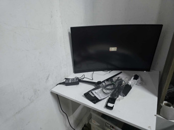 31.5 MSI G32C4X VA FHD 1MS 250HZ HDMI DP(OUTLET)