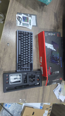 ASUS ROG Azoth NX/RD Switch Kablosuz RGB (OUTLET)