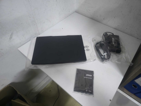 MSI NB KATANA 15 HX B14WFK-817XTR I7-14650(OUTLET)